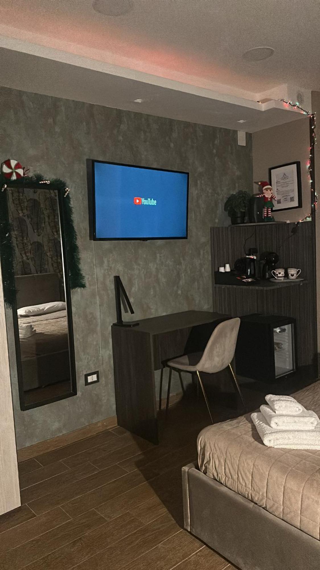 Chris Home Наполи Екстериор снимка